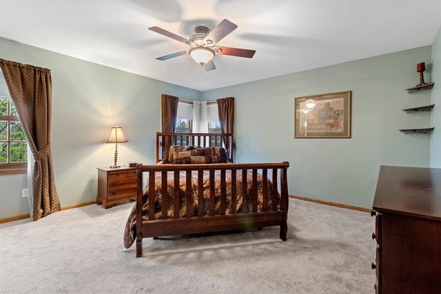 228 BOSWORTH LANE, Neenah, WI 54956