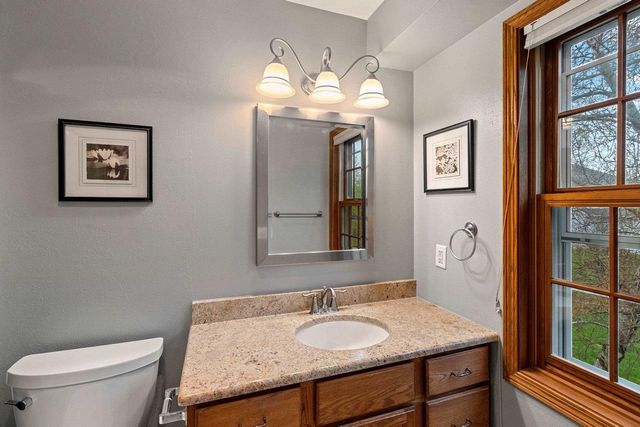 228 BOSWORTH LANE, Neenah, WI 54956