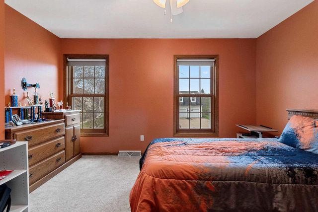228 BOSWORTH LANE, Neenah, WI 54956