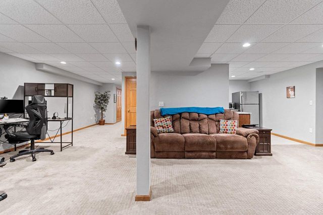 228 BOSWORTH LANE, Neenah, WI 54956