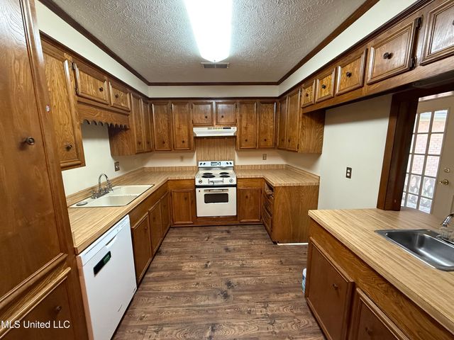 1708 Rosemont Circle, Clinton, MS 39056