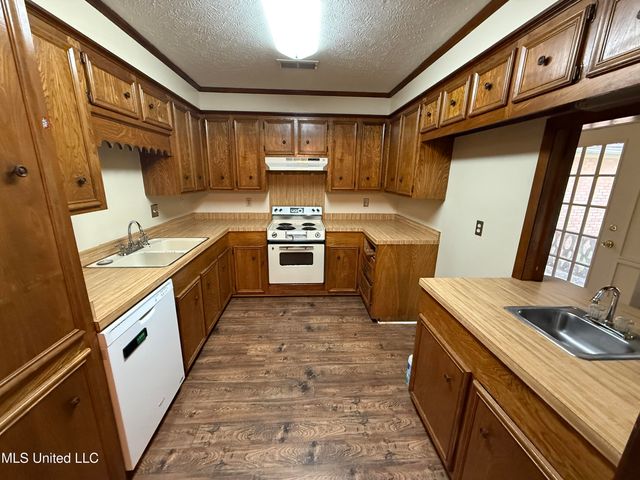 1708 Rosemont Circle, Clinton, MS 39056