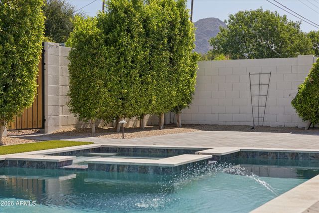 4010 E HAZELWOOD Street, Phoenix, AZ 85018