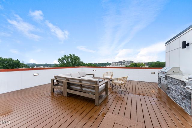 615 Daniels Street 111, Raleigh, NC 27605