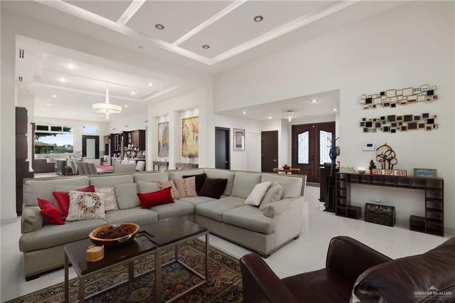 809 Rio Grande Drive, Mission, TX 78572