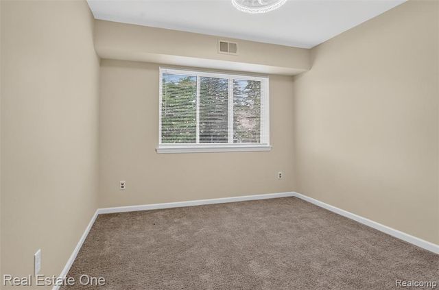 1655 Riverside Drive 12, Rochester Hills, MI 48309