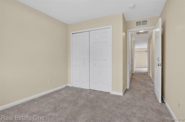 1655 Riverside Drive 12, Rochester Hills, MI 48309