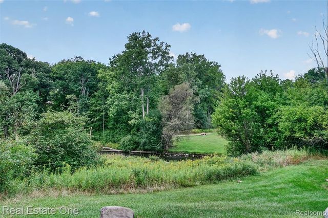 1655 Riverside Drive 12, Rochester Hills, MI 48309