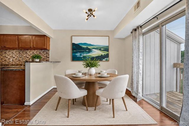 1655 Riverside Drive 12, Rochester Hills, MI 48309