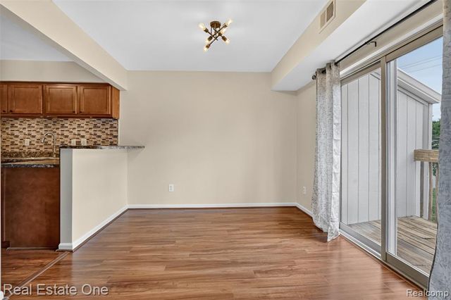1655 Riverside Drive 12, Rochester Hills, MI 48309