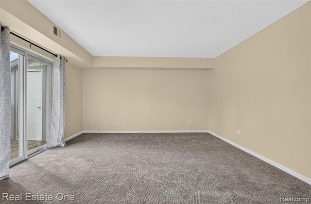 1655 Riverside Drive 12, Rochester Hills, MI 48309