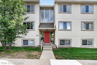 1655 Riverside Drive 12, Rochester Hills, MI 48309