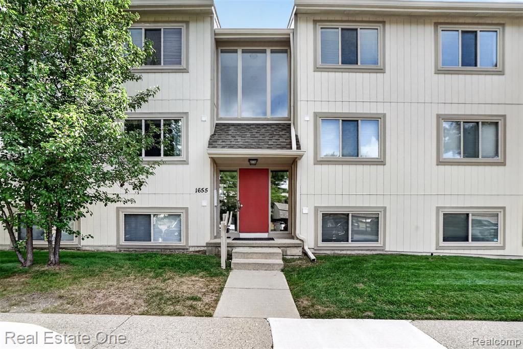 1655 Riverside Drive 12, Rochester Hills, MI 48309