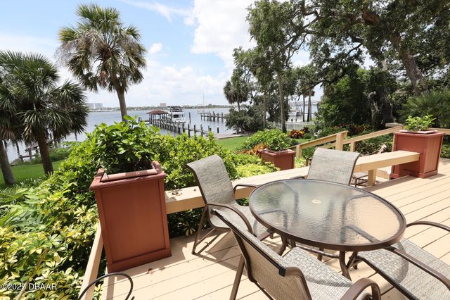 6 Rosalyn Landing, Daytona Beach, FL 32118