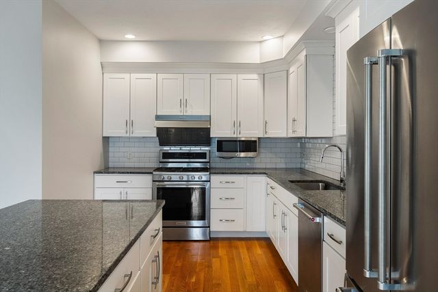 265 Bacon St B, Natick, MA 01760