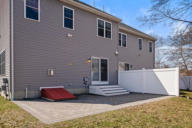 265 Bacon St B, Natick, MA 01760