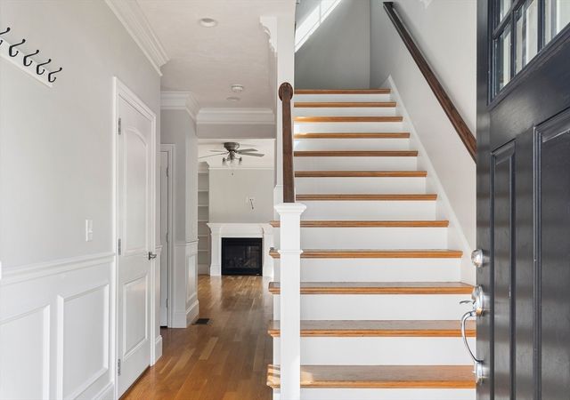 265 Bacon St B, Natick, MA 01760