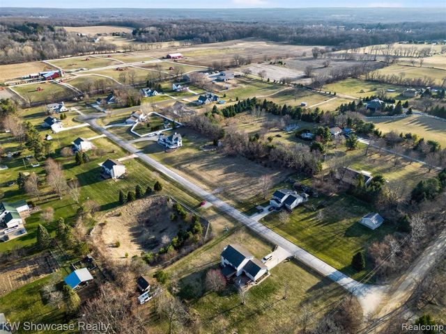 4640 Melanie Lane, White Lake, MI 48383