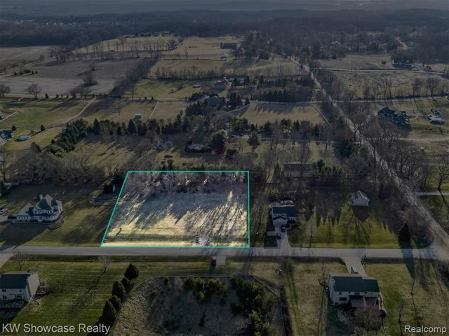 4640 Melanie Lane, White Lake, MI 48383