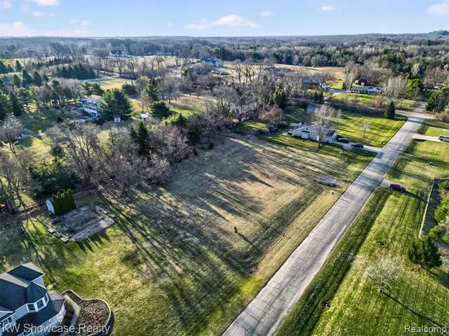 4640 Melanie Lane, White Lake, MI 48383