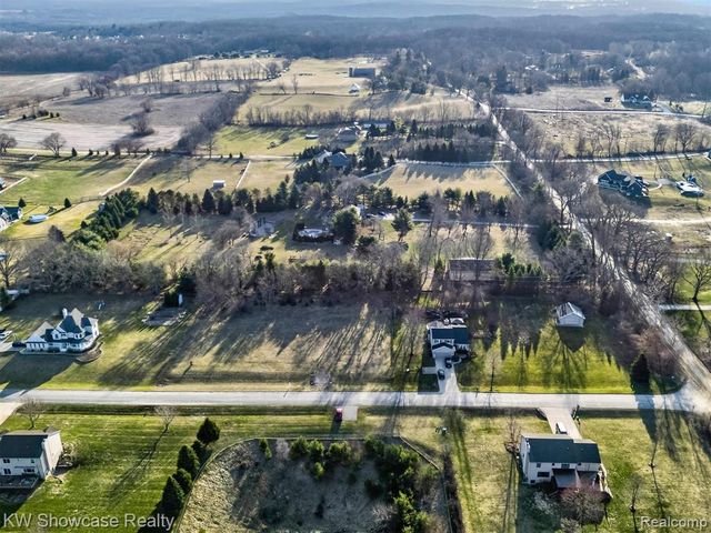 4640 Melanie Lane, White Lake, MI 48383