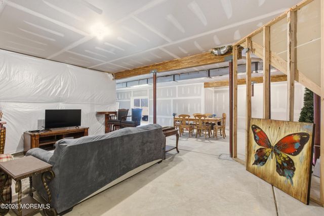 18 Tasha Lane, Howell, NJ 07731