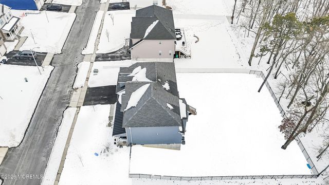 18 Tasha Lane, Howell, NJ 07731