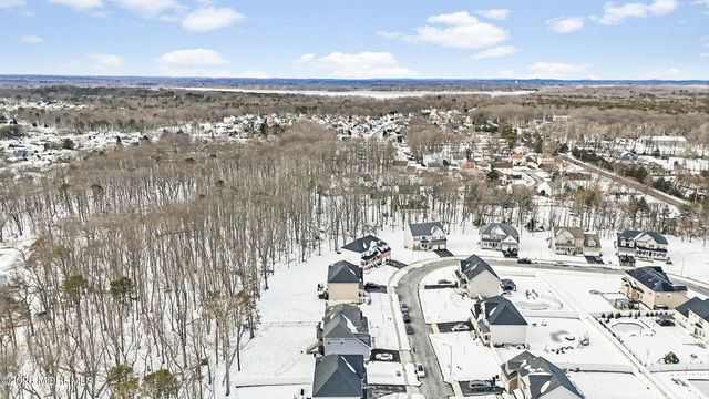 18 Tasha Lane, Howell, NJ 07731