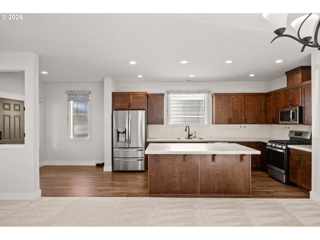 10176 Nw 292ND Ave, North Plains, OR 97133