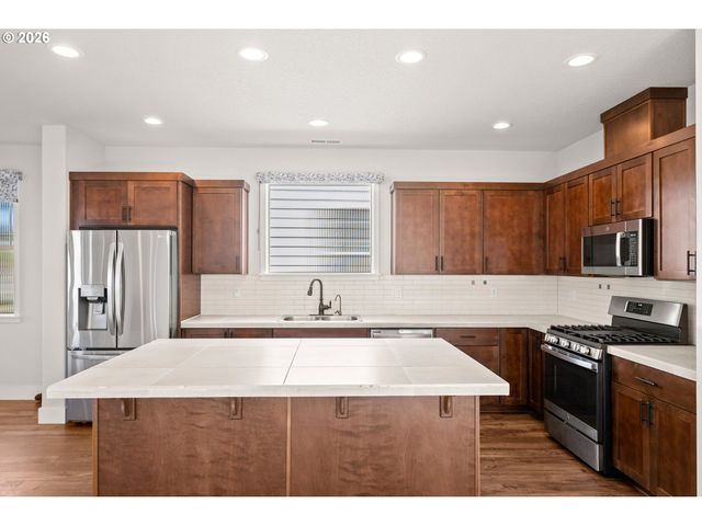 10176 Nw 292ND Ave, North Plains, OR 97133
