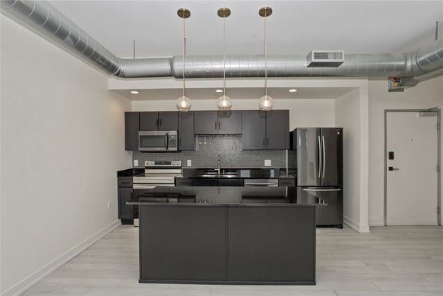 119 4th Street 408, Des Moines, IA 50309