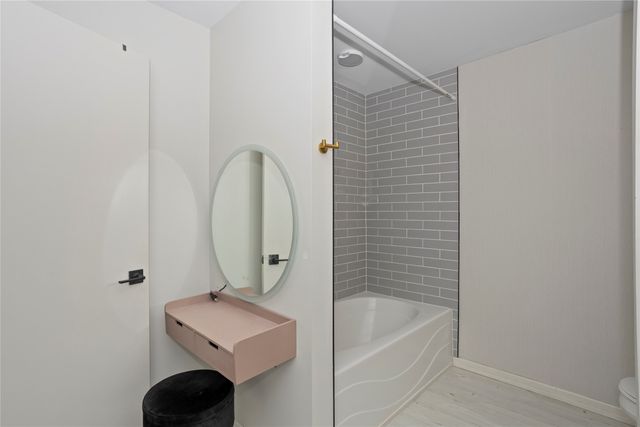 119 4th Street 408, Des Moines, IA 50309