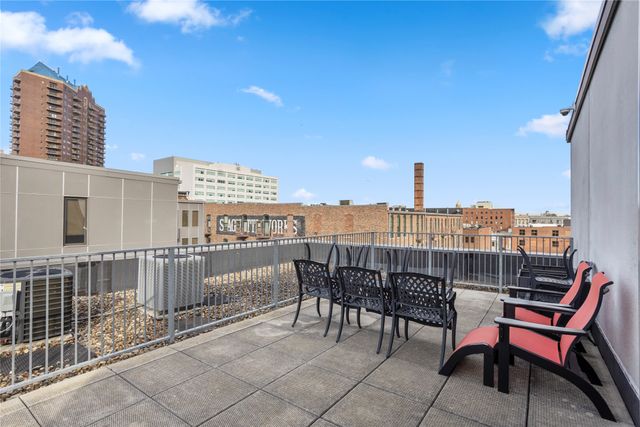 119 4th Street 408, Des Moines, IA 50309