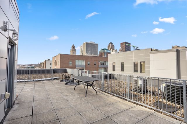 119 4th Street 408, Des Moines, IA 50309