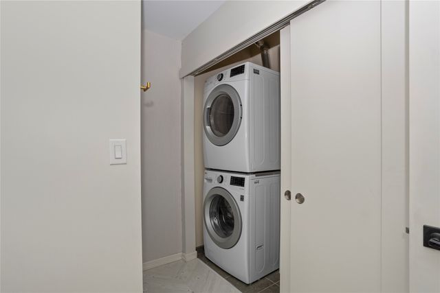 119 4th Street 408, Des Moines, IA 50309