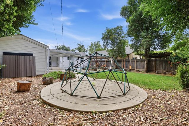 3438 36th St, Sacramento, CA 95817