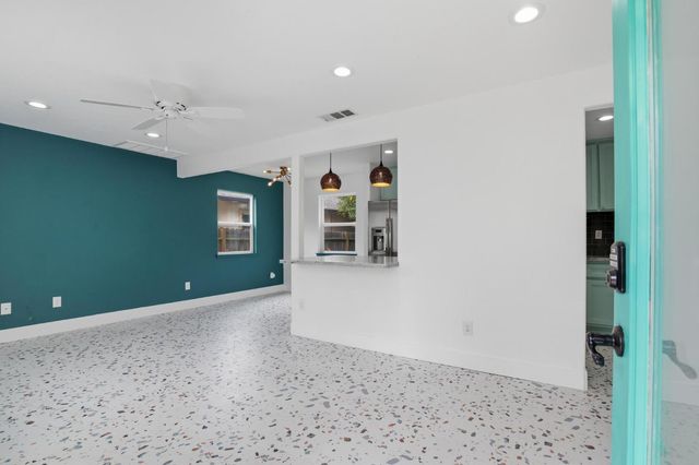 3438 36th St, Sacramento, CA 95817