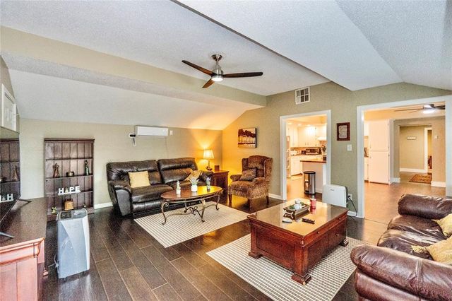 221 22nd Street N, Texas City, TX 77590