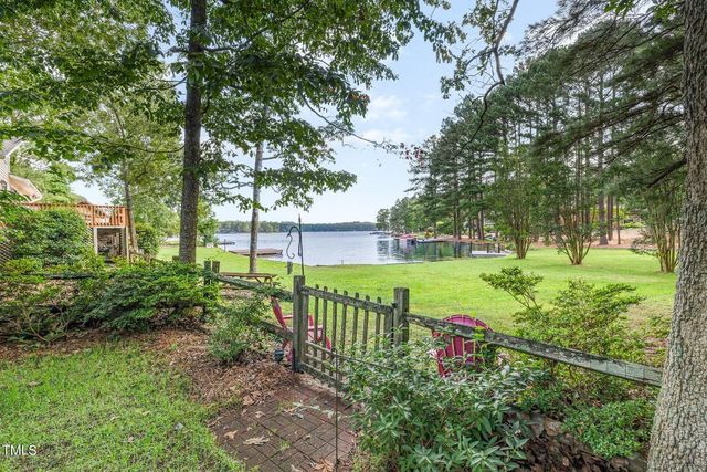 106 Scuppernong Court, West End, NC 27376