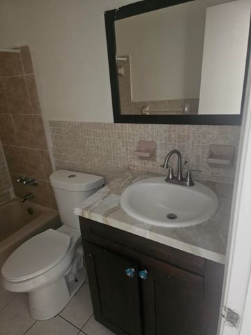 4140 NW 30th Terrace, Lauderdale Lakes, FL 33309