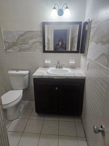 4140 NW 30th Terrace, Lauderdale Lakes, FL 33309