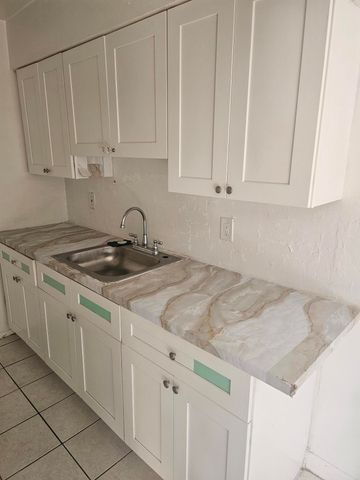 4140 NW 30th Terrace, Lauderdale Lakes, FL 33309