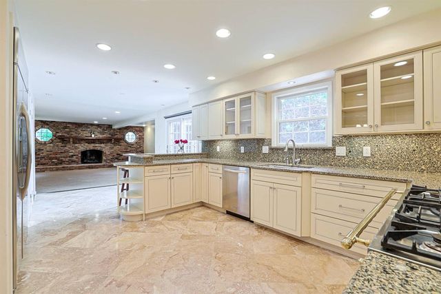 9960 Walnutridge Court, Symmes Twp, OH 45242
