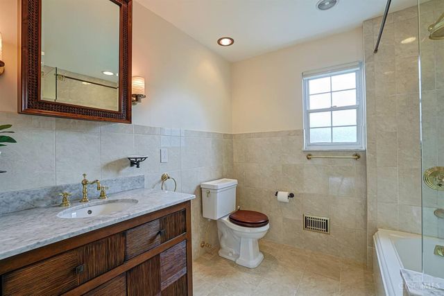 9960 Walnutridge Court, Symmes Twp, OH 45242