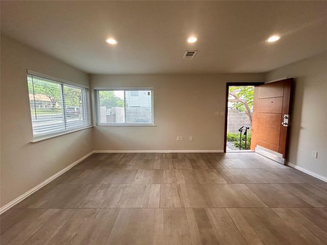 8922 Trone CIR D, Austin, TX 78758