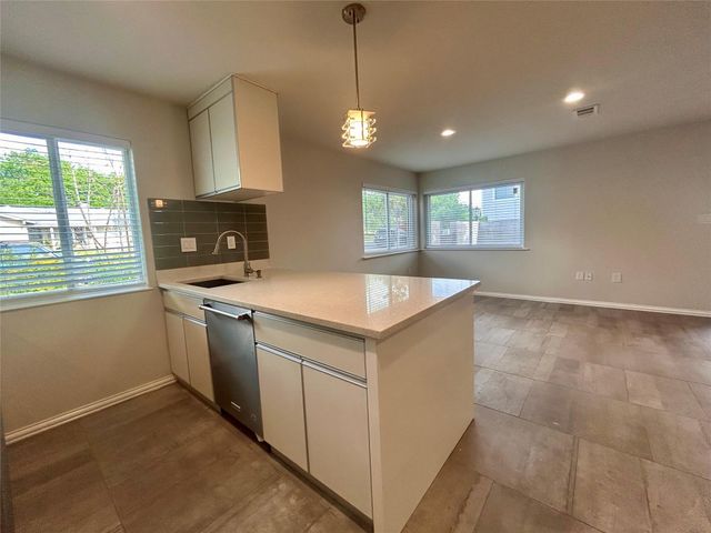 8922 Trone CIR D, Austin, TX 78758