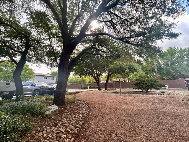 8922 Trone CIR D, Austin, TX 78758