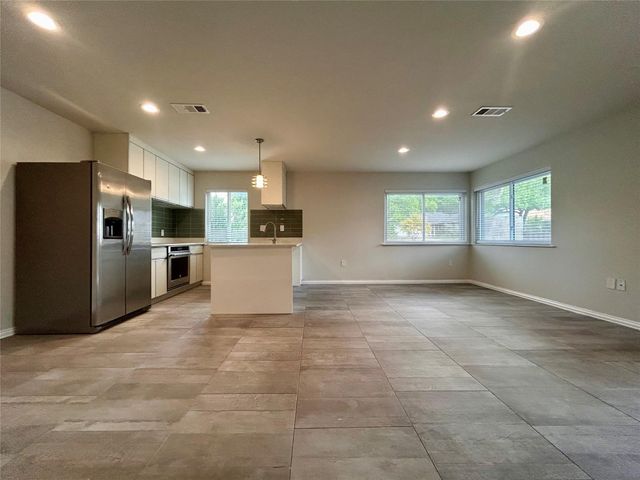 8922 Trone CIR D, Austin, TX 78758