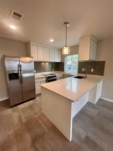 8922 Trone CIR D, Austin, TX 78758