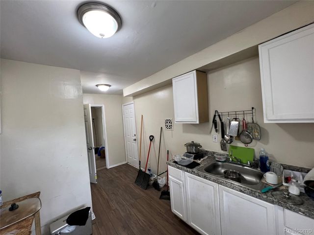 11106 Nottingham Road, Detroit, MI 48224